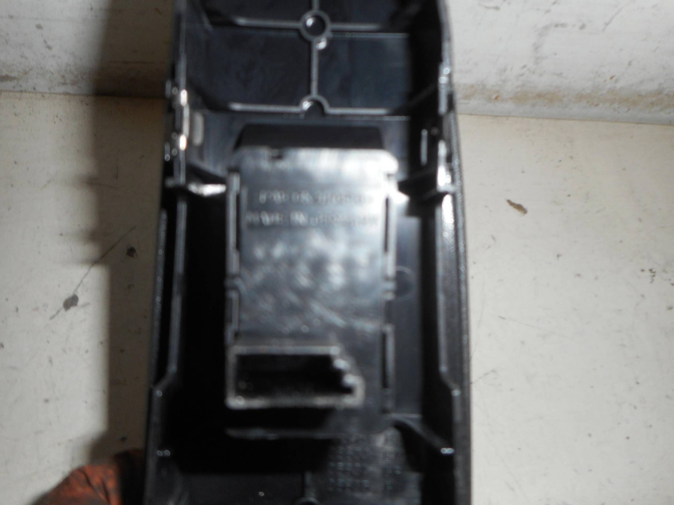 Interruttore alzacristalli porta post. dx.